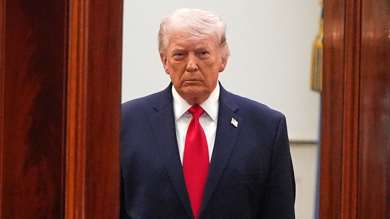 Tramp İran gəmilərini məhv edəcəyi ilə hədələyib