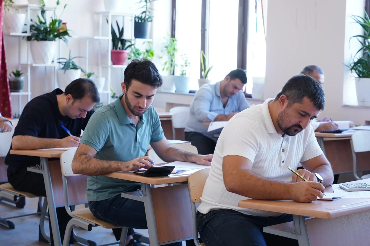 Peşəkar mühasib sertifikatı almaq istəyənlərə test imtahanı keçirilir