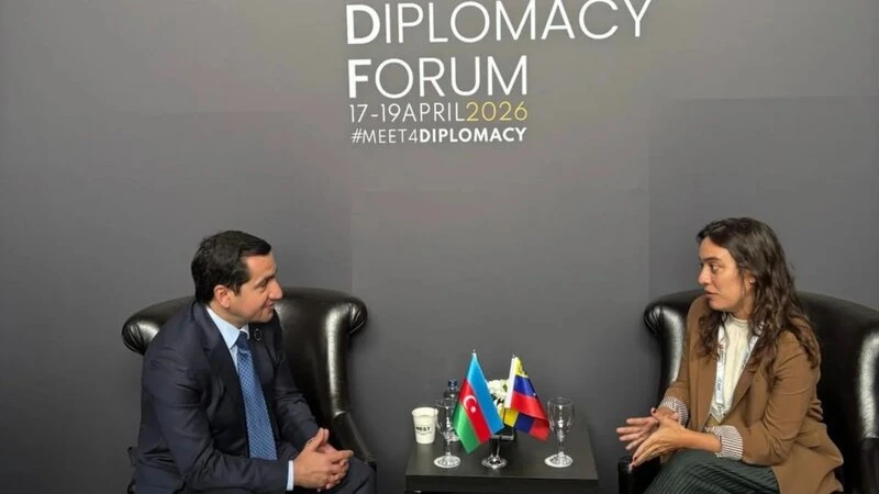 Hikmət Hacıyev Venesuelanın XİN rəhbərinin müavini ilə görüşüb