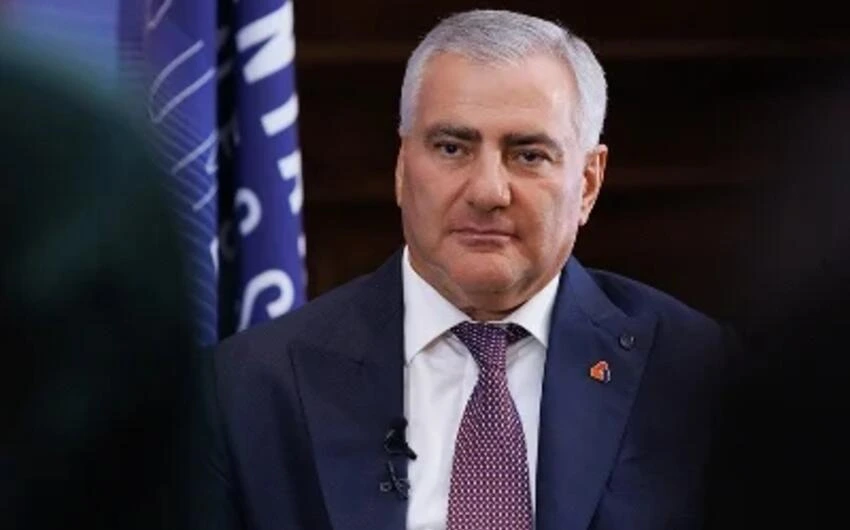 Karapetyanın tərəfdarları Ermənistanda hökumət binasının qarşısında aksiya keçiriblər