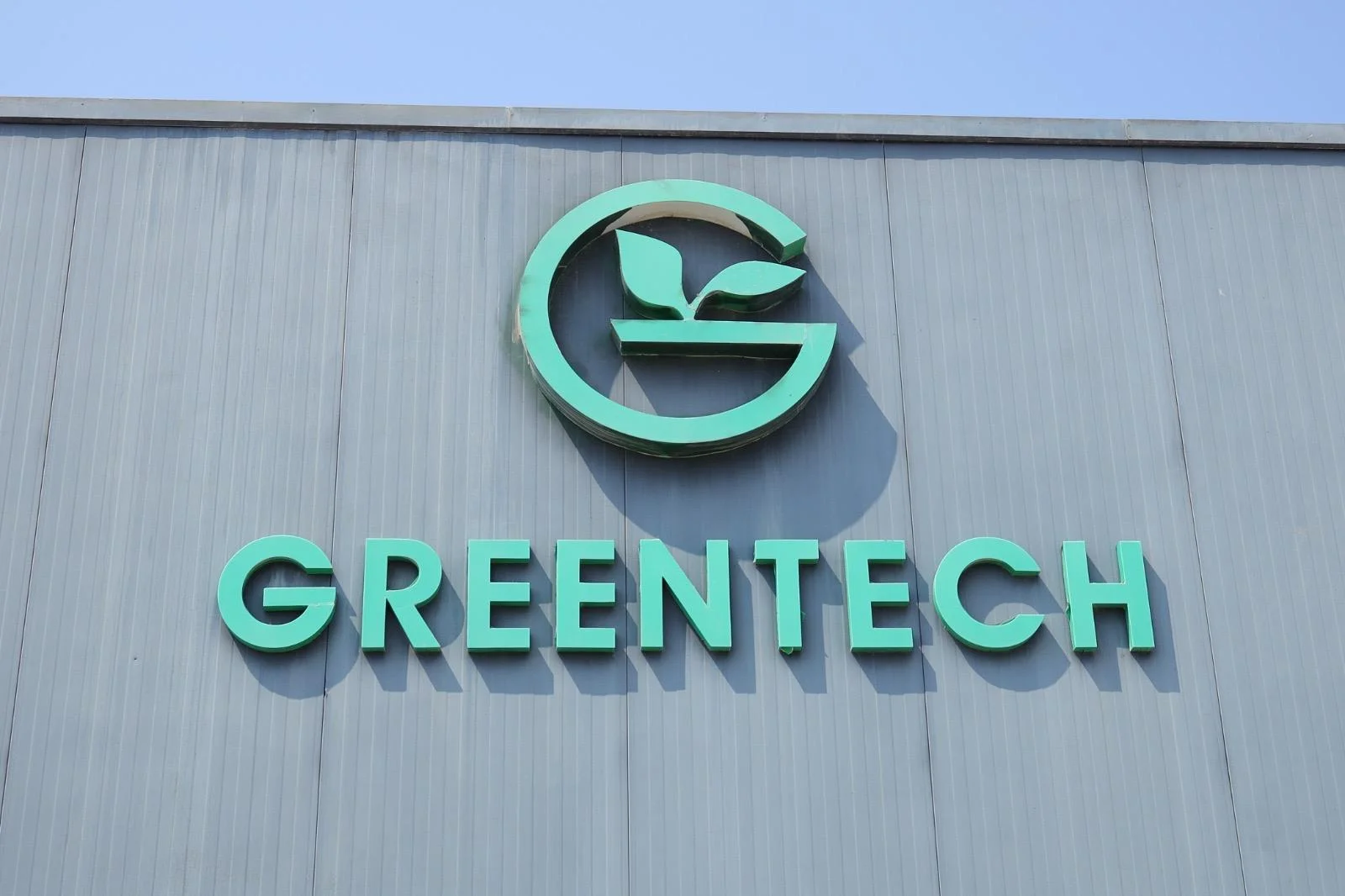 Birləşmiş Krallığın Azərbaycandakı səfiri Tahir Gözelin  GreenTech müəssisəsini ziyarət edib -FOTO