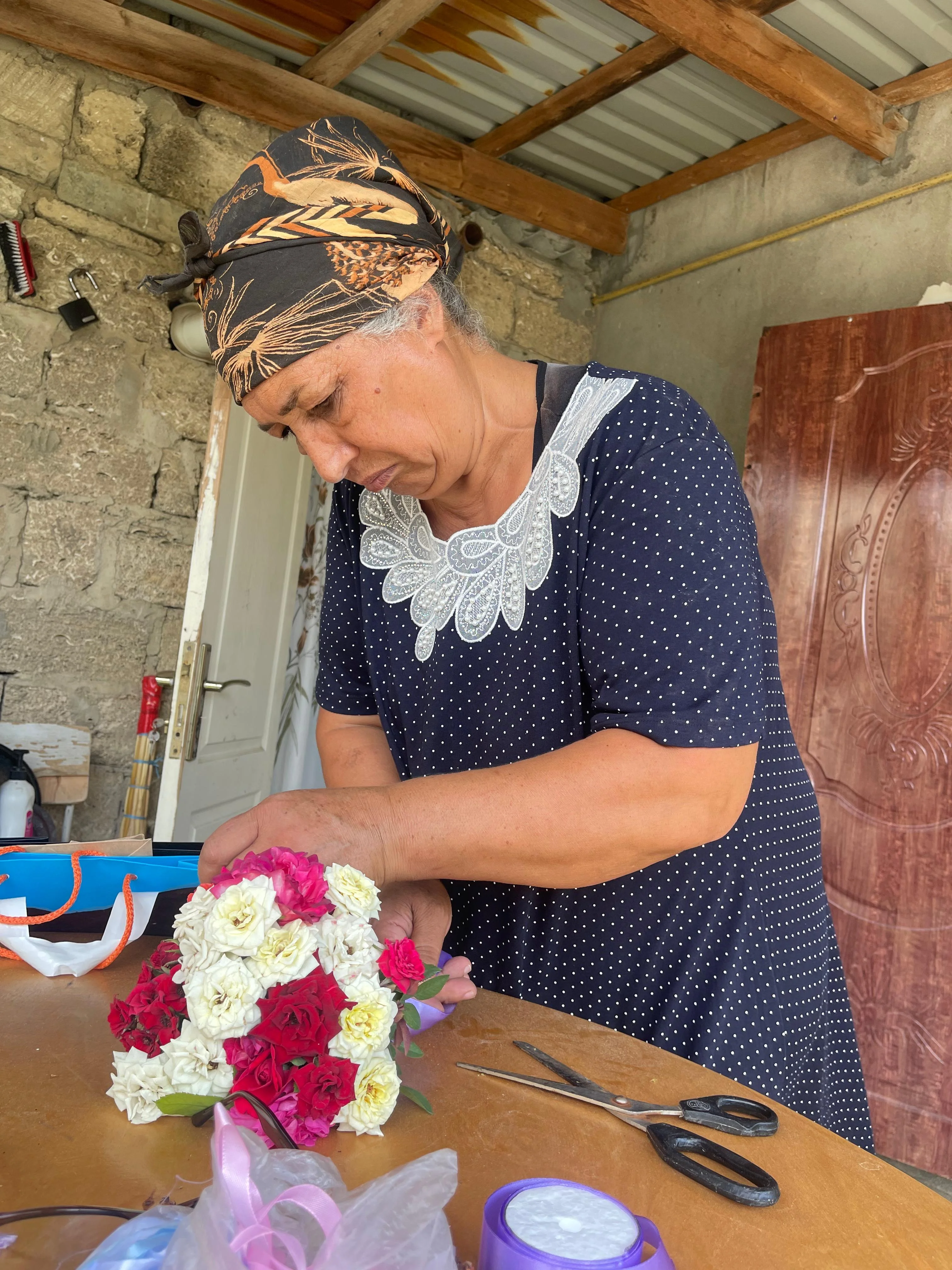 "Çiçək qadın": Nə qədər ki, ömrüm var, güllərin ömrünü uzadacam -REPORTAJ