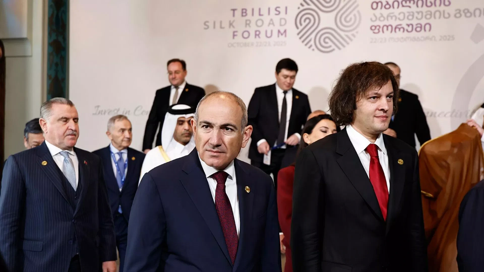 Paşinyan Kobaxidzeni COP17 çərçivəsində keçiriləcək sammitə dəvət edib