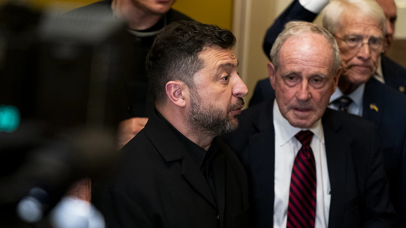 Qonçarenko: Zelenski kameralardan kənarda rus dilində danışır