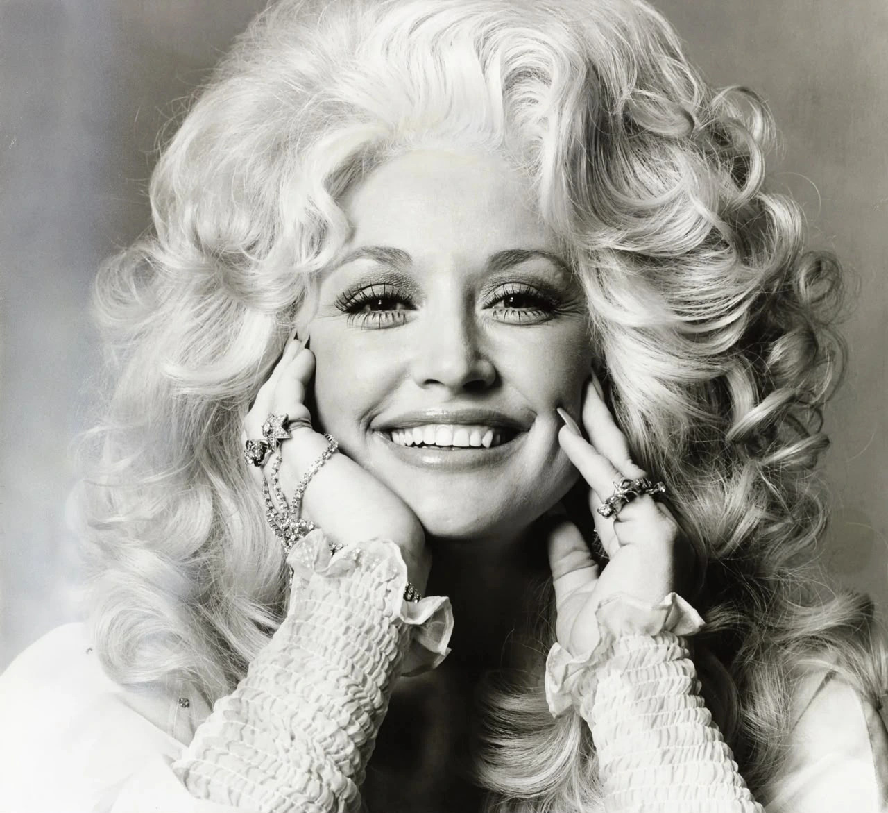 Dünya musiqisinin əfsanəsi Dolly Parton 80 yaşında vəfat edib