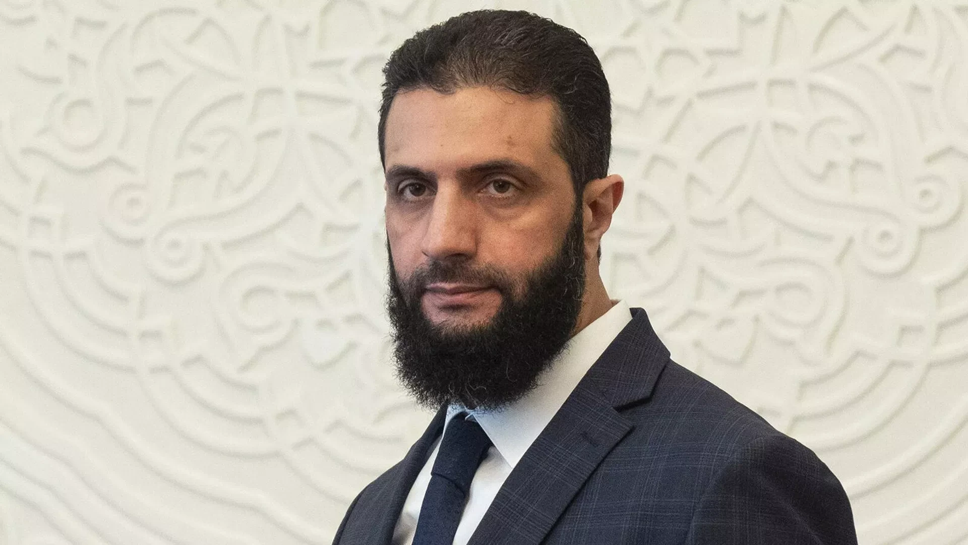 Əş-Şaraa Suriyadakı kürdlərin liderini özünə müşavir təyin edib