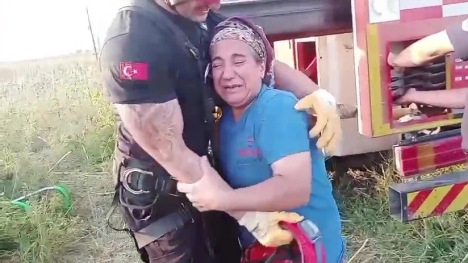 İnəyi qurtuldu: Yanğınsöndürənlərə sarılaraq göz yaşları tökdü