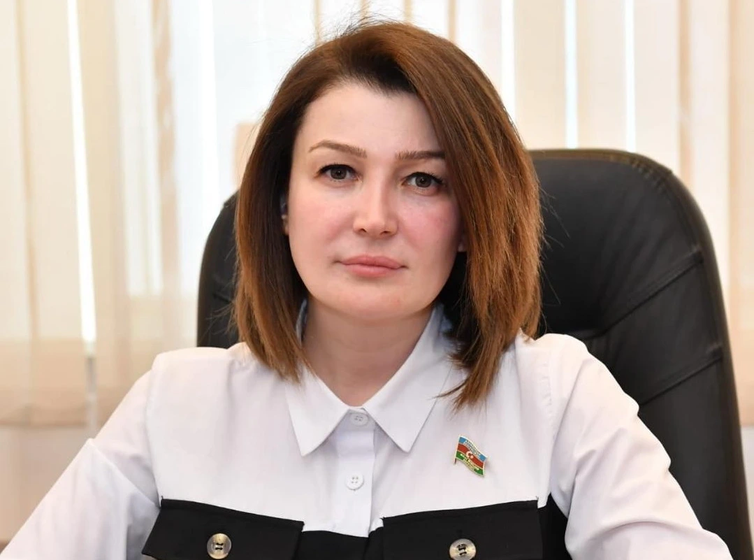 Sabiq deputat Jalə Əhmədova da tələbə oldu