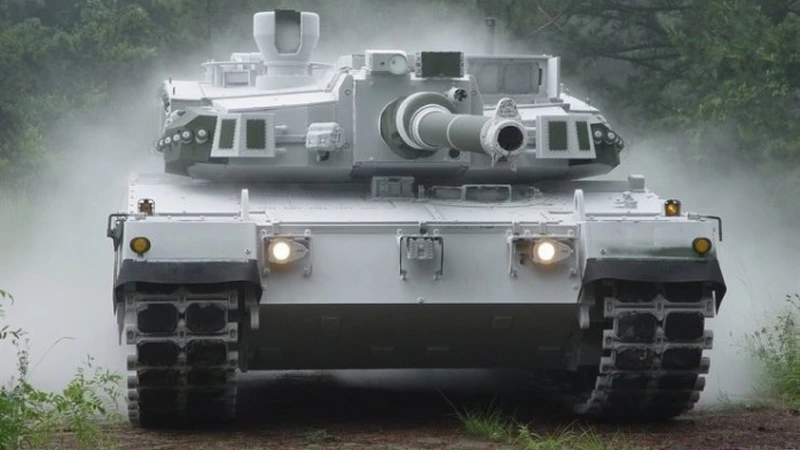 Polşa Rusiya ilə sərhəddə Koreya tankları yerləşdirir