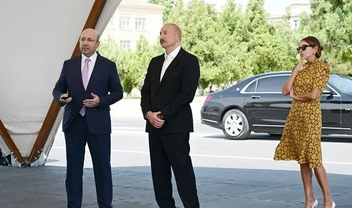 Prezident Naxçıvan şəhərinin Baş Planı ilə tanış olub