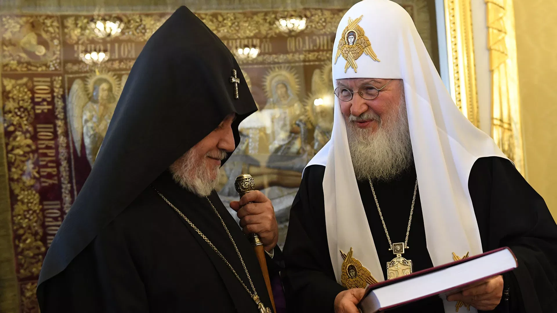 Rusiyanın Patriarxı II Qaregini təbrik edib