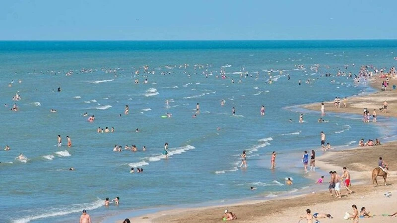 Abşeron çimərliklərində dəniz suyunun temperaturu açıqlandı