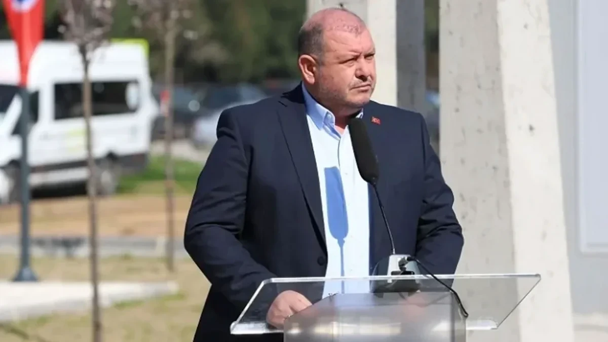 İzmirdə bələdiyyə sədri daxil olmaqla 21 nəfər saxlanılıb