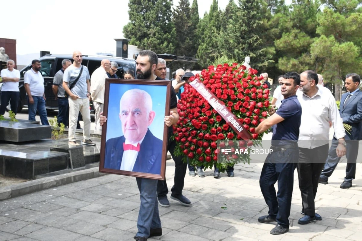 Xalq artisti Tofiq Bakıxanov II Fəxri xiyabanda dəfn edilib - YENİLƏNİB-2 - FOTO