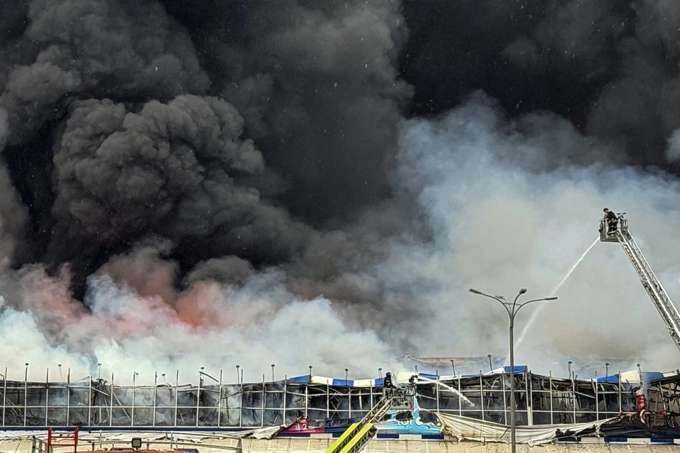 Kiyevdə hava hücumundan sonra anbarlarda yanğın baş verib