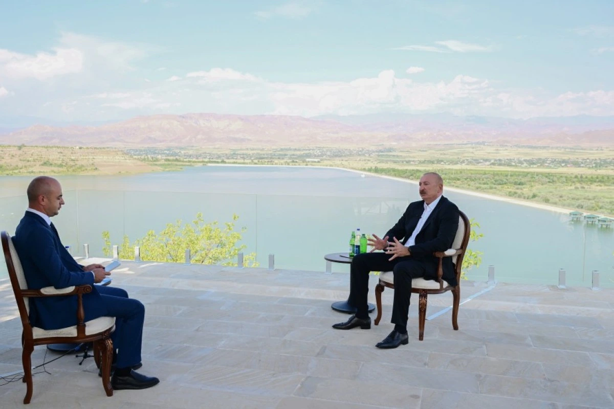 İlham Əliyev: Naxçıvan əvəzolunmaz nəqliyyat mərkəzlərinin birinə çevriləcək