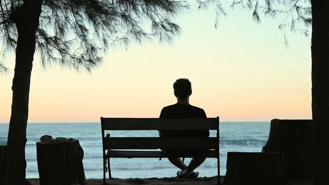 Niyə susur? - Kişinin stresli olduğunu göstərən 7 davranış