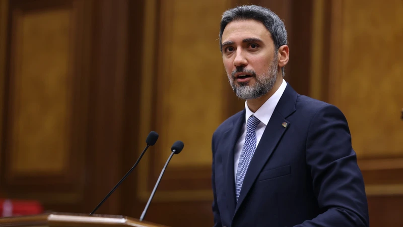 Müxalif fraksiyanın deputatı Ermənistan parlamenti sədrinin müavini seçildi
