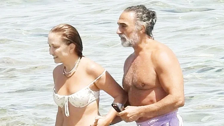 “Sümbül ağa” xanımı ilə tətildə