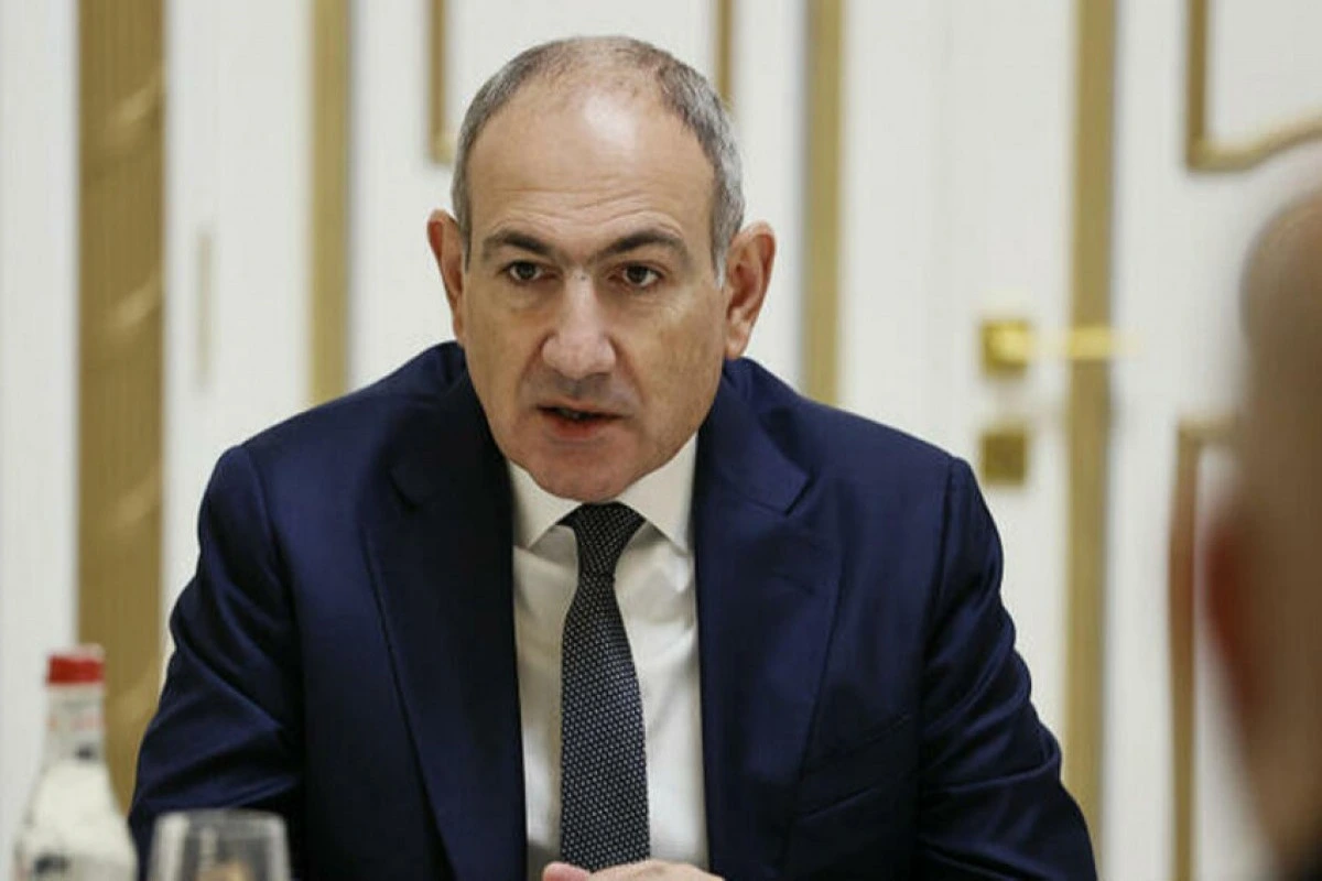 Paşinyan dəmir yolu məsələsində Rusiya ilə dostluq şəraitində razılıq əldə etmək istəyir