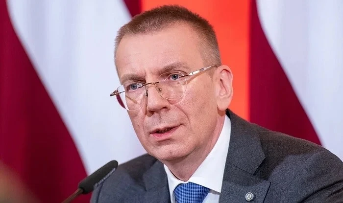 Latviya prezidenti təcili geri qayıtdı: ölkədə nə baş verir?