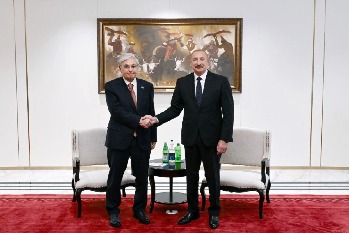 Prezident İlham Əliyev Bişkekdə Kasım-Jomart Tokayevlə görüşüb - YENİLƏNİB