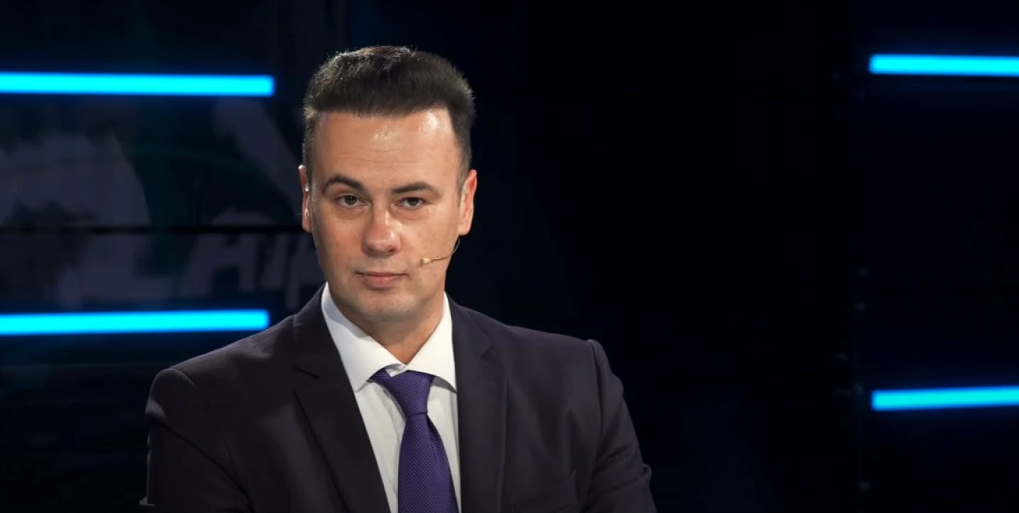 Tramp Ukraynanı arxa plana atıb - Maksim Yali