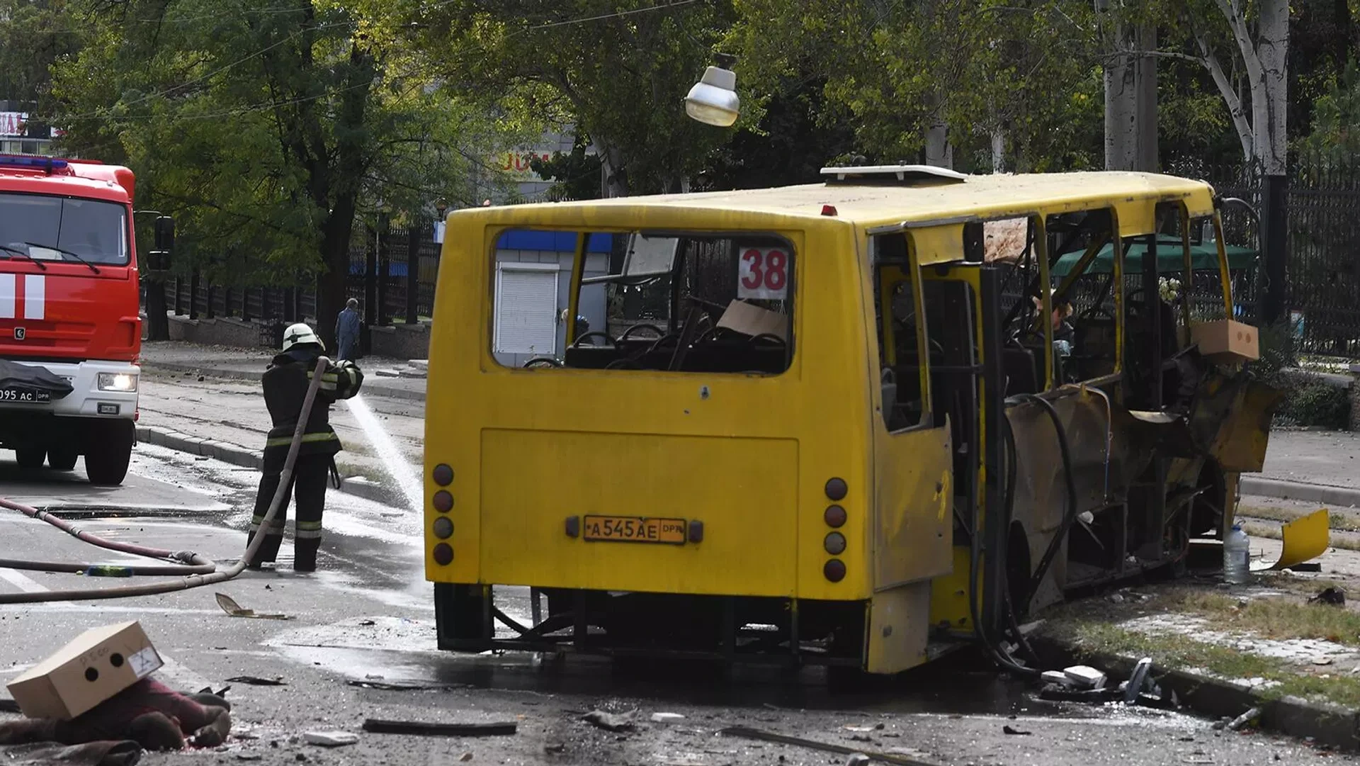 Donetskdə sərnişin avtobusu PUA hücumuna məruz qalıb, bir nəfər yaralanıb