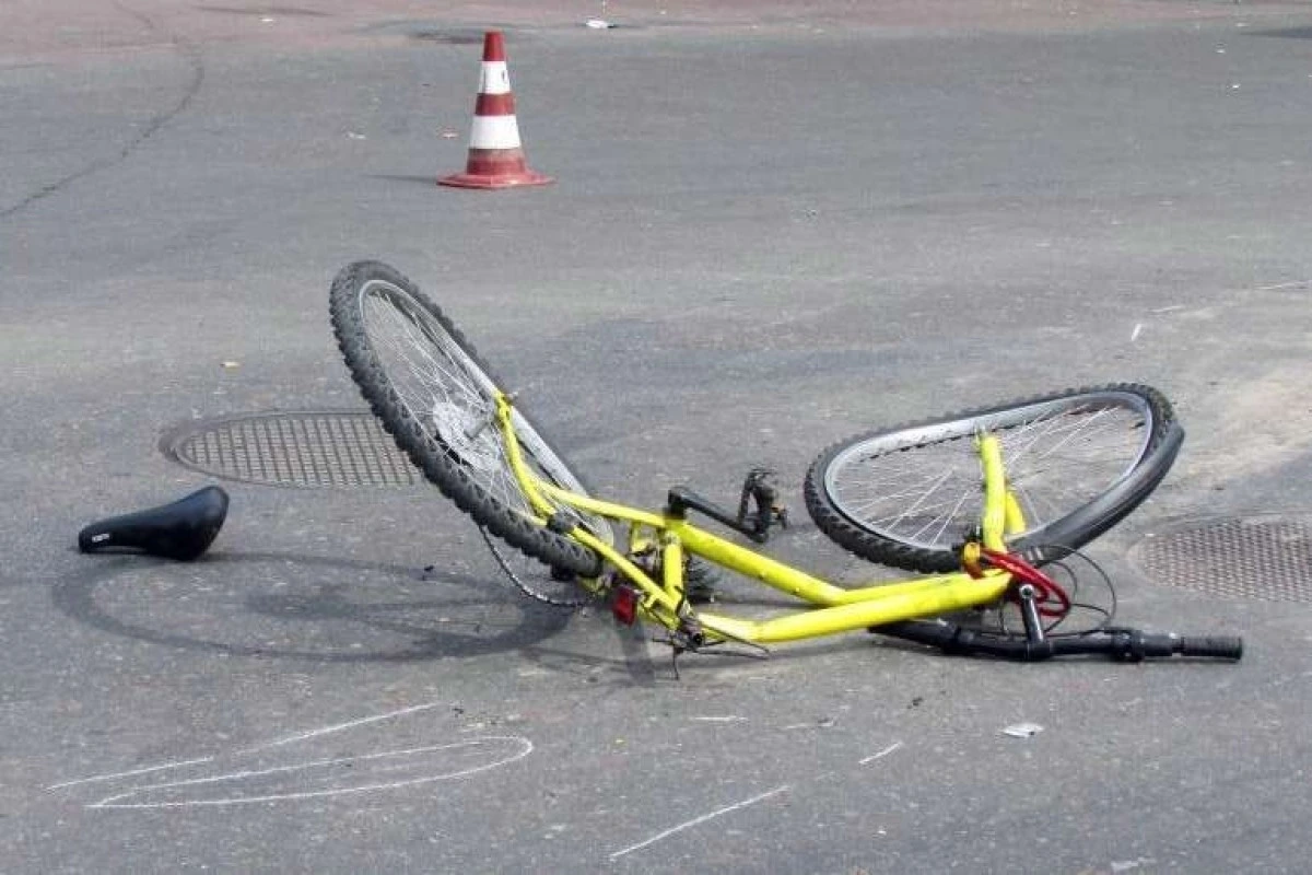 İmişlidə uşaq velosepedlə traktorun altında qalaraq ölüb
