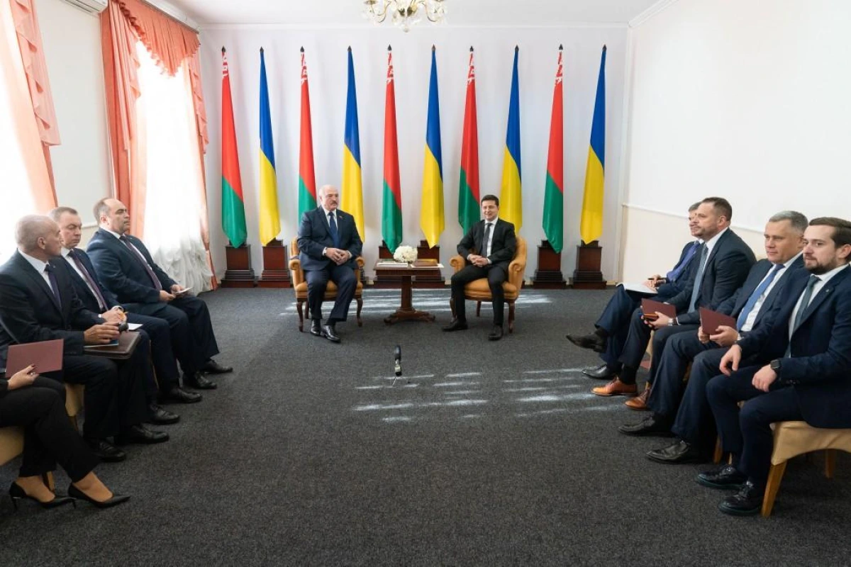 Ukrayna XİN Lukaşenko ilə görüşü istisna etmir