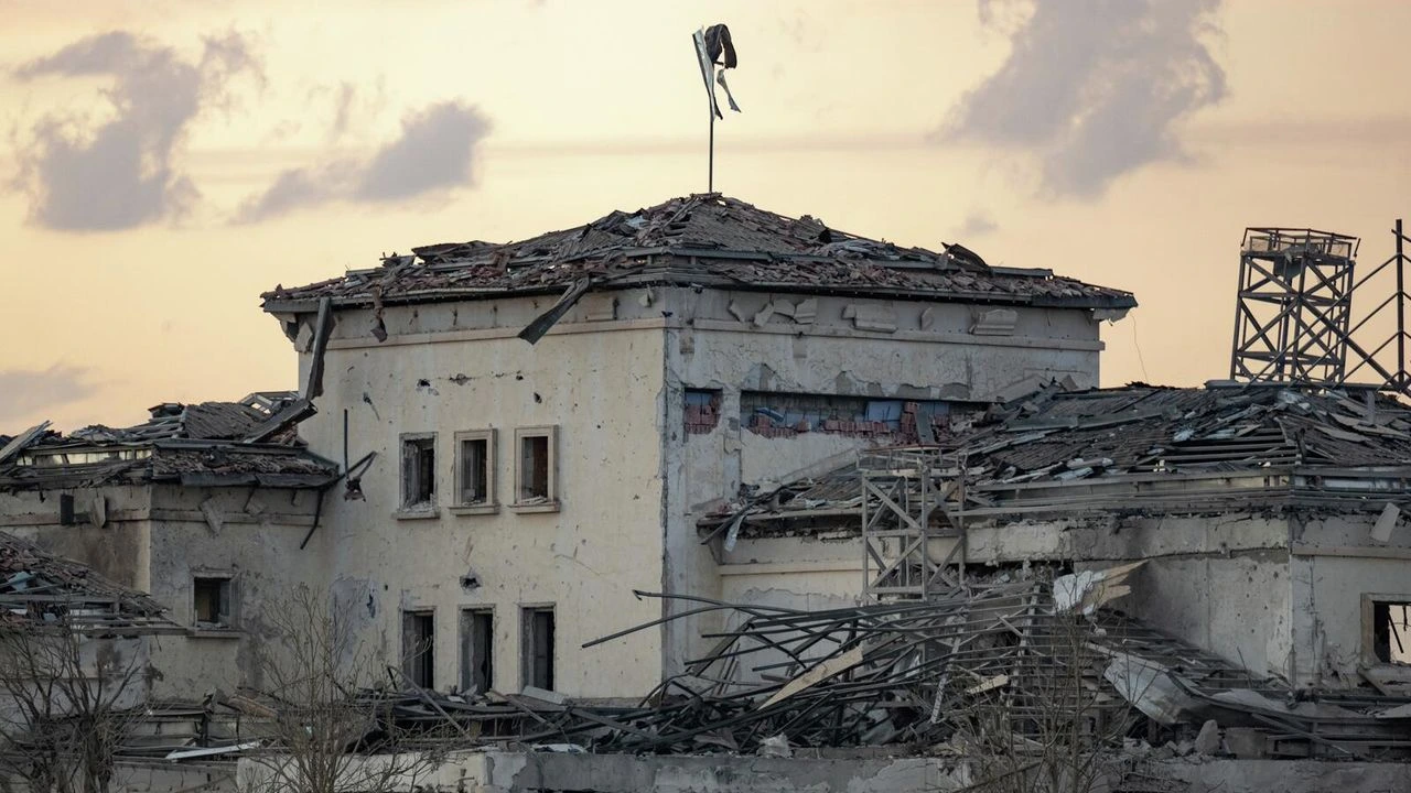İran iki cəbhədə hərəkətə keçdi: İraq Kürdüstanına zərbələr, Hörmüzdə gəmilərə hücum