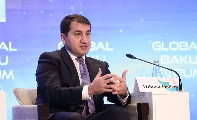 Hikmət Hacıyev: Ermənistan Konstitusiyasından ərazi iddiaları çıxarılsa, sülh sazişi üçün problem qalmır