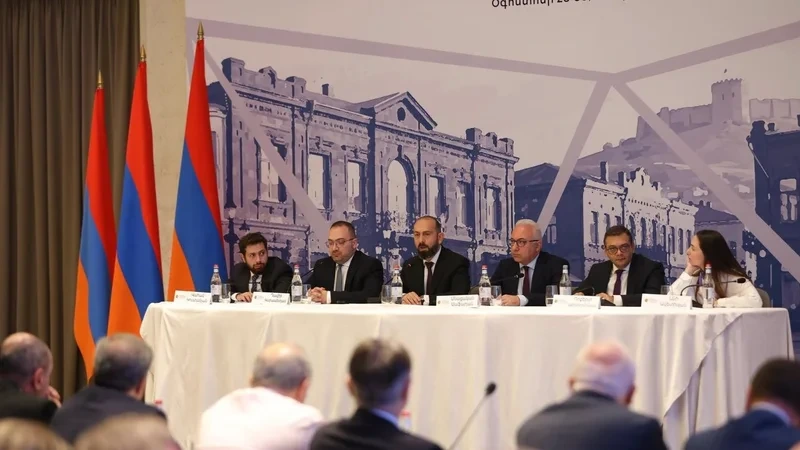 Ararat Mirzoyan İrəvanın yeni diplomatik hədəflərini açıqladı