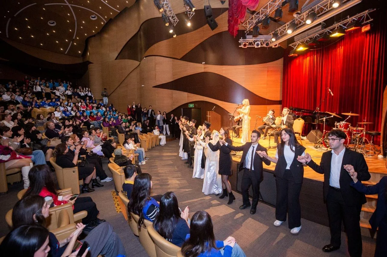 Azərbaycan gənclərinin növbəti səhnə işi -FOTO