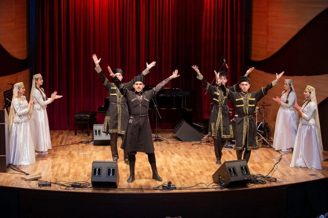 Azərbaycan gənclərinin növbəti səhnə işi -FOTO