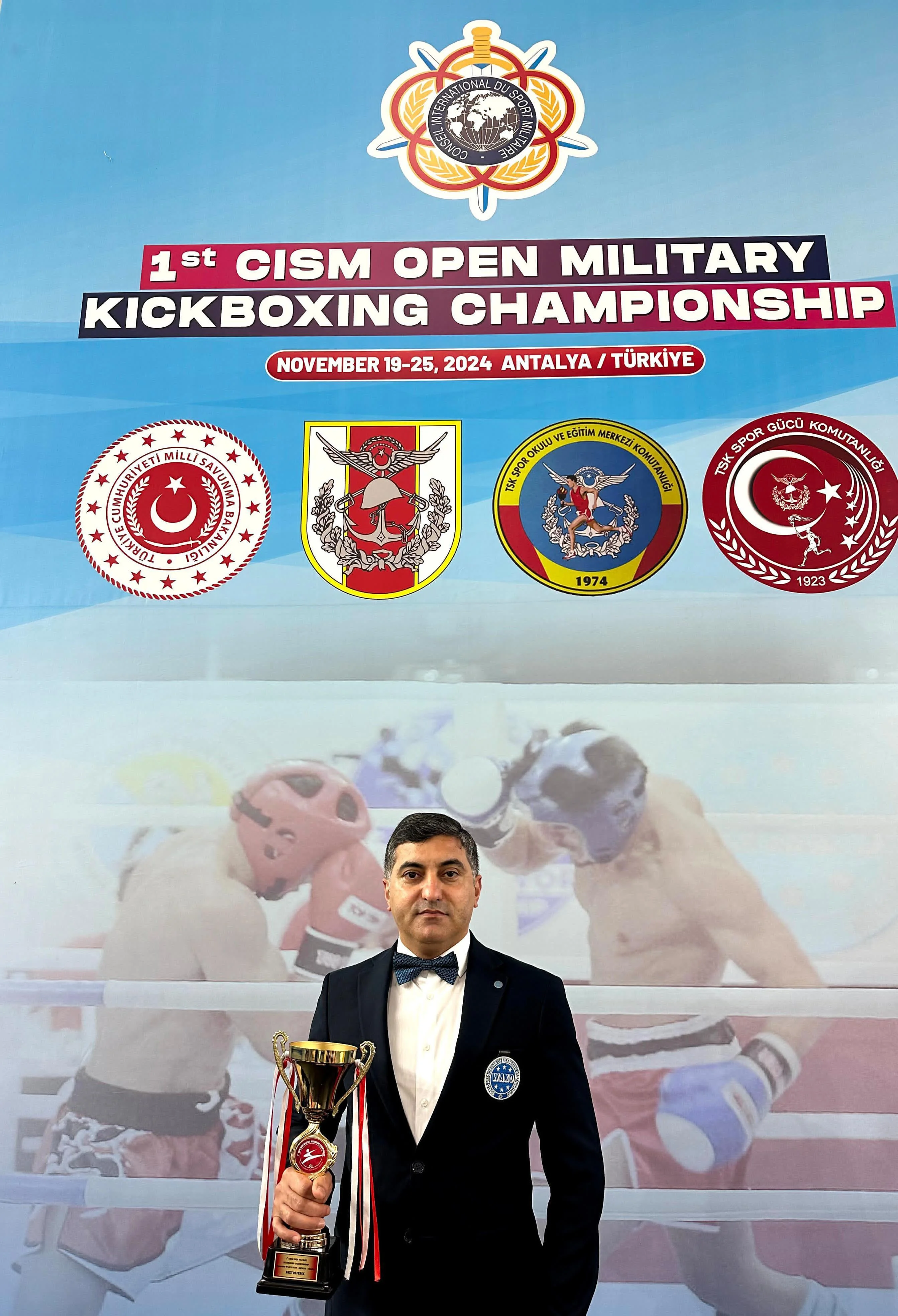 Azərbaycanlı hakim ən yaxşı kişi rinq hakimi "Best referee ring" ünvanına yiyələnib -FOTO