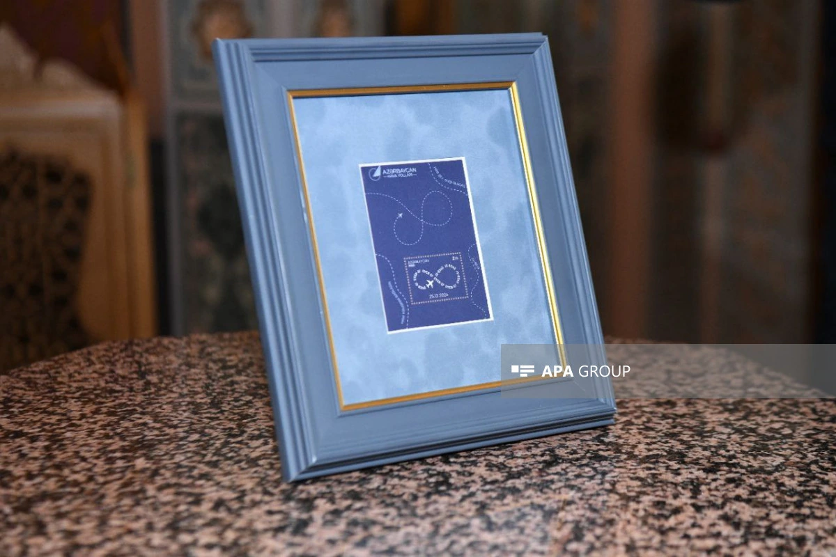 AZAL-ın Qazaxıstanda qəzaya uğrayan təyyarəsinə həsr olunmuş poçt markası təqdim olunub