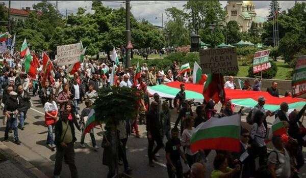 Bolqarıstanda kütləvi aksiya - Hökumətin istefası tələb edilir