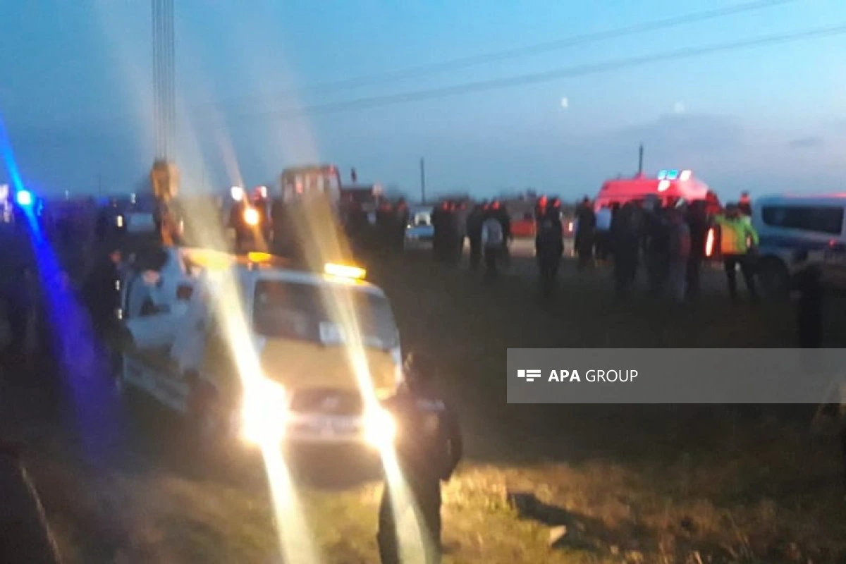 Biləsuvarda toy karvanında ağır qəza: İki bacı ölüb