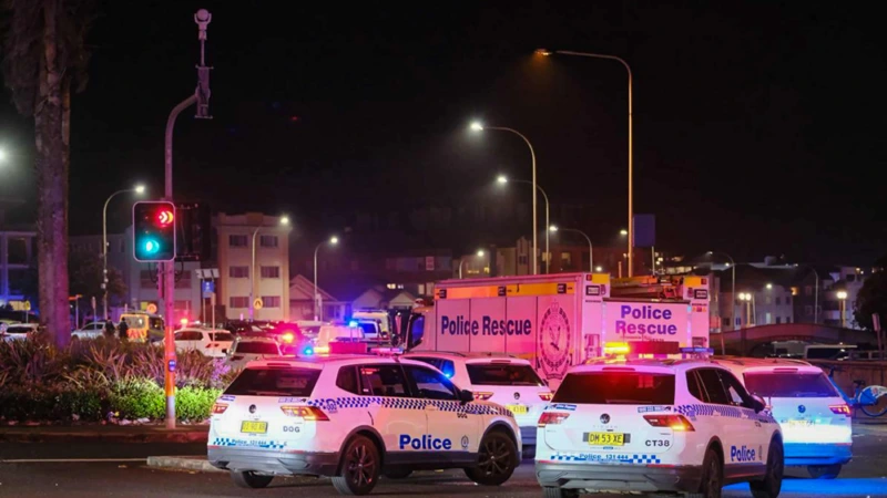 Sidneydə çimərlikdə silahlı hücum: 10 nəfər ölüb, yaralananlar var