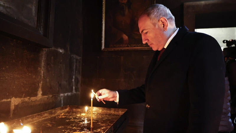 Paşinyan: II Qaregin kilsəni siyasi partiyaya çevirib