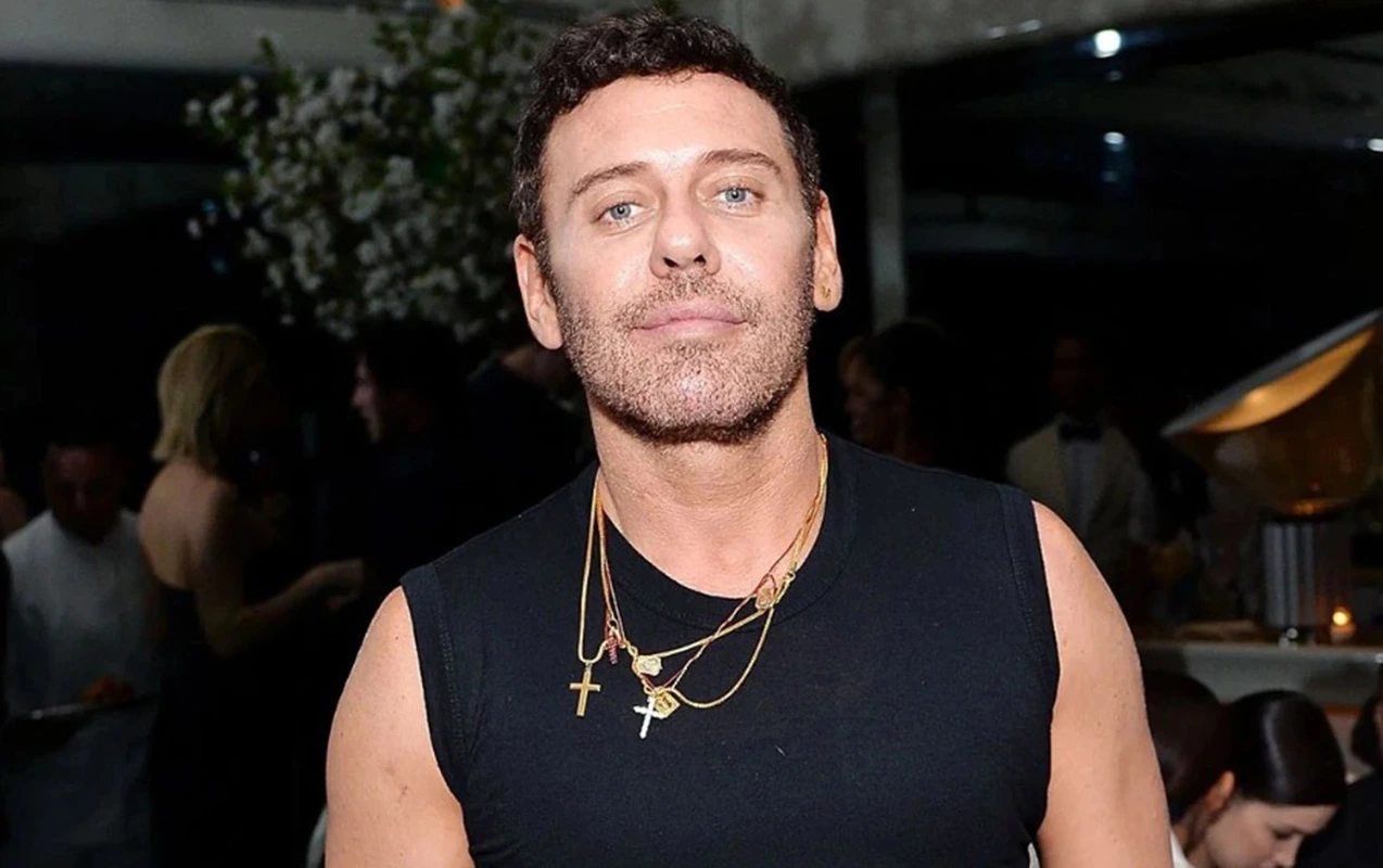 Dünyaca məşhur fotoqraf axtarışa verildi