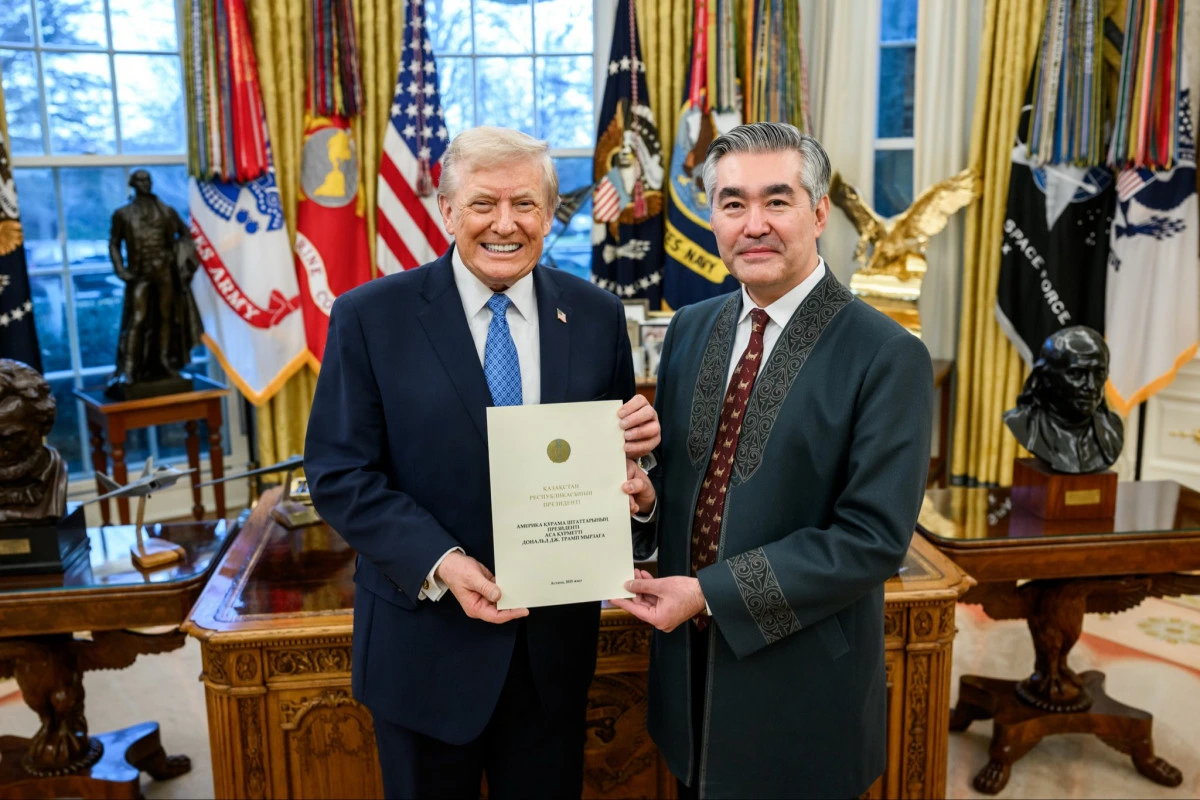 Qazaxıstanın ABŞ-dakı yeni səfiri etimadnaməsini Trampa təqdim edib