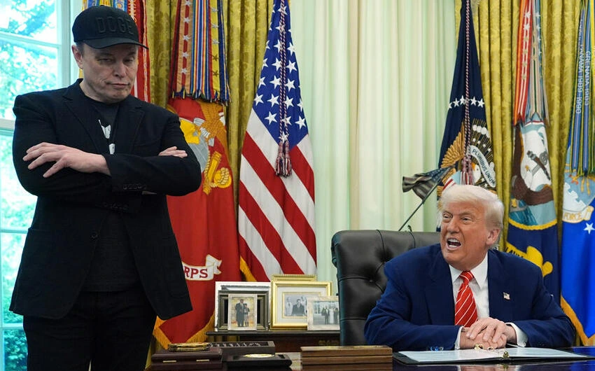 Ağ Ev: Mask narkotikə aludədir və "daşlaşmış Nosferatu"ya oxşayır