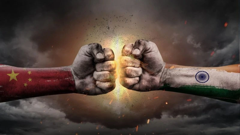 Himalaylarda müharibə kölgəsi: Hindistan Çinlə toqquşmaya hazırlaşır