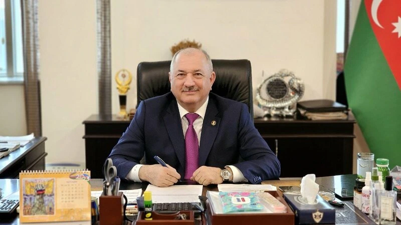 İcra başçısı “TikTok”dakı videoya görə onu məhkəməyə verdi - 100 manat aldı