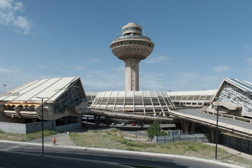İrəvan hava limanına beş ölkədən bir sıra uçuşlar gecikir