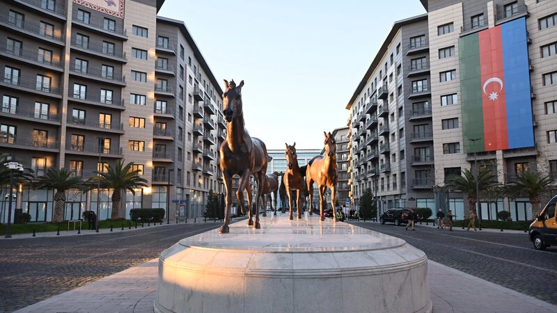 Prezident İlham Əliyev “Bakı Ağ Şəhər”də olub