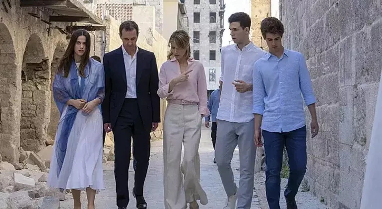 The Guardian Əsədin Rusiyadakı lüks həyatından yazdı