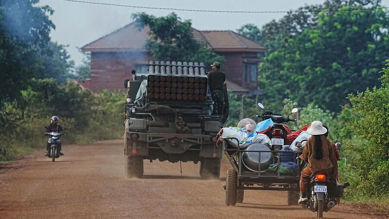 Kamboca Tailandla sərhədə zirehli texnika yerləşdirdi